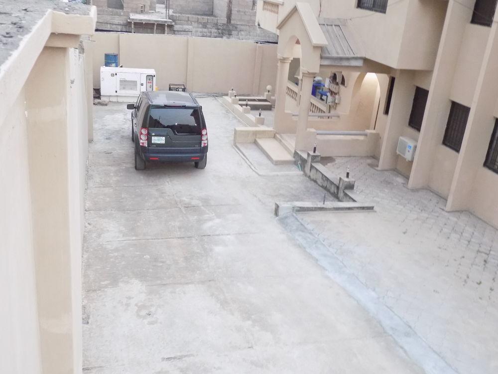 Posh Apartments And Hotel Ikeja Dış mekan fotoğraf