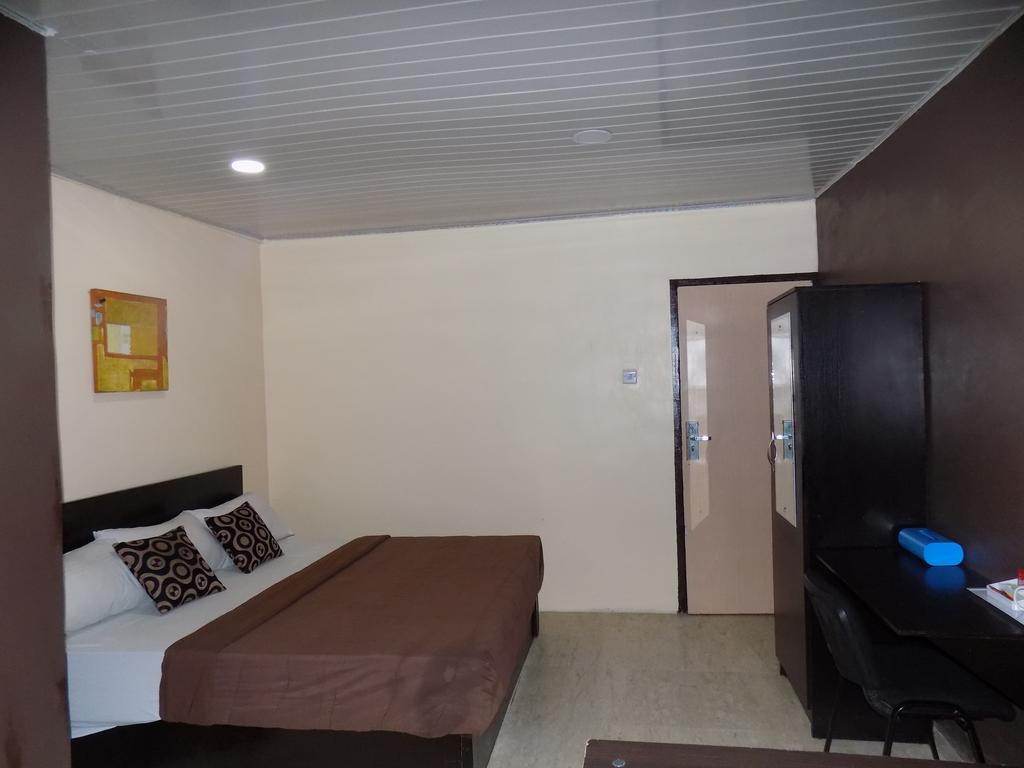 Posh Apartments And Hotel Ikeja Dış mekan fotoğraf