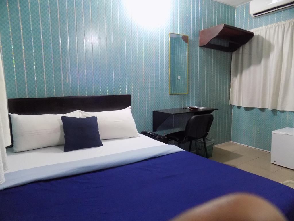 Posh Apartments And Hotel Ikeja Dış mekan fotoğraf