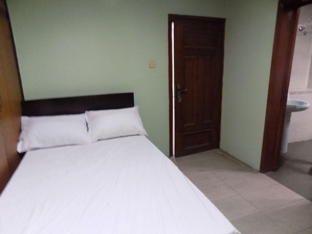 Posh Apartments And Hotel Ikeja Dış mekan fotoğraf