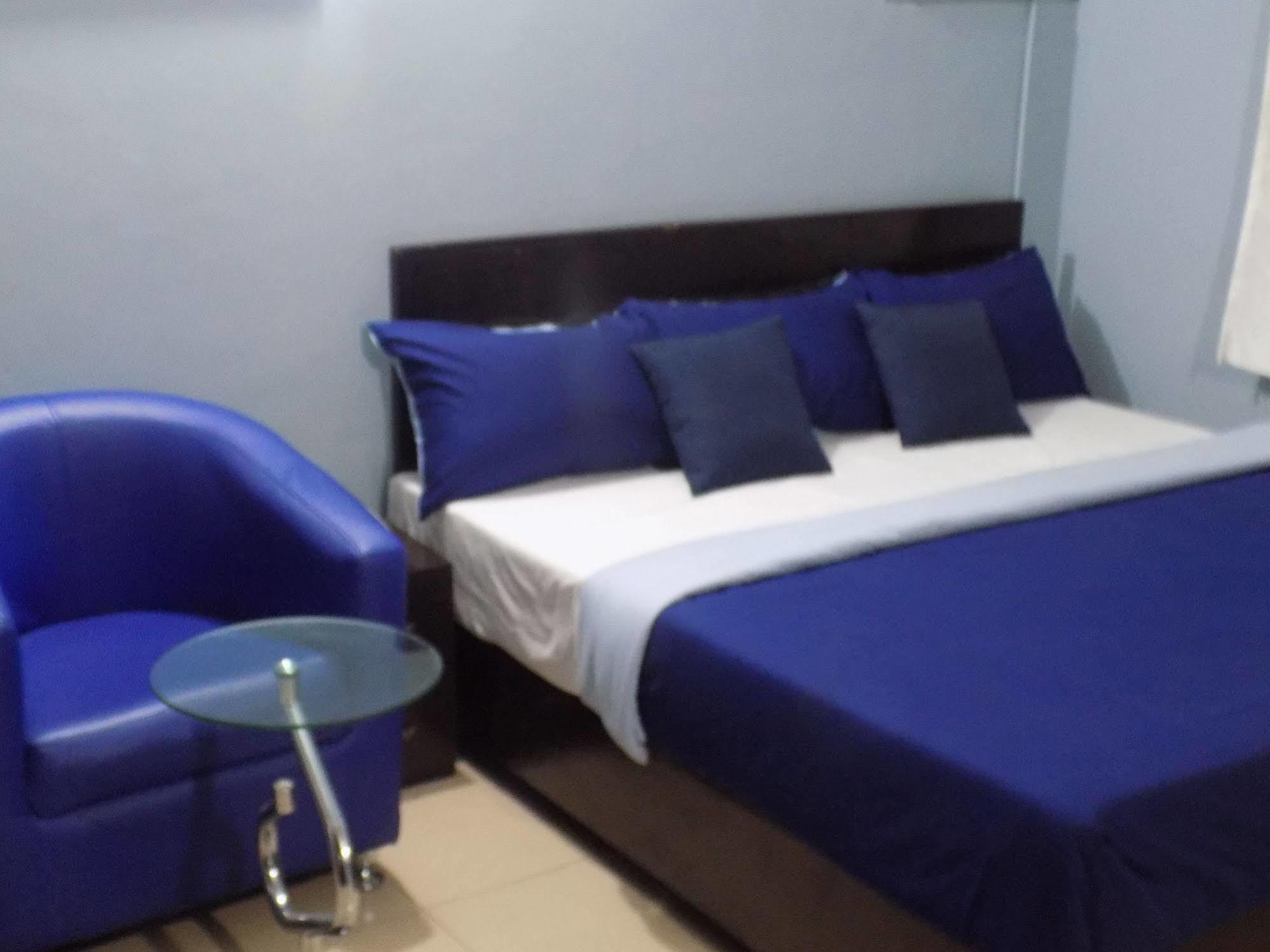 Posh Apartments And Hotel Ikeja Dış mekan fotoğraf