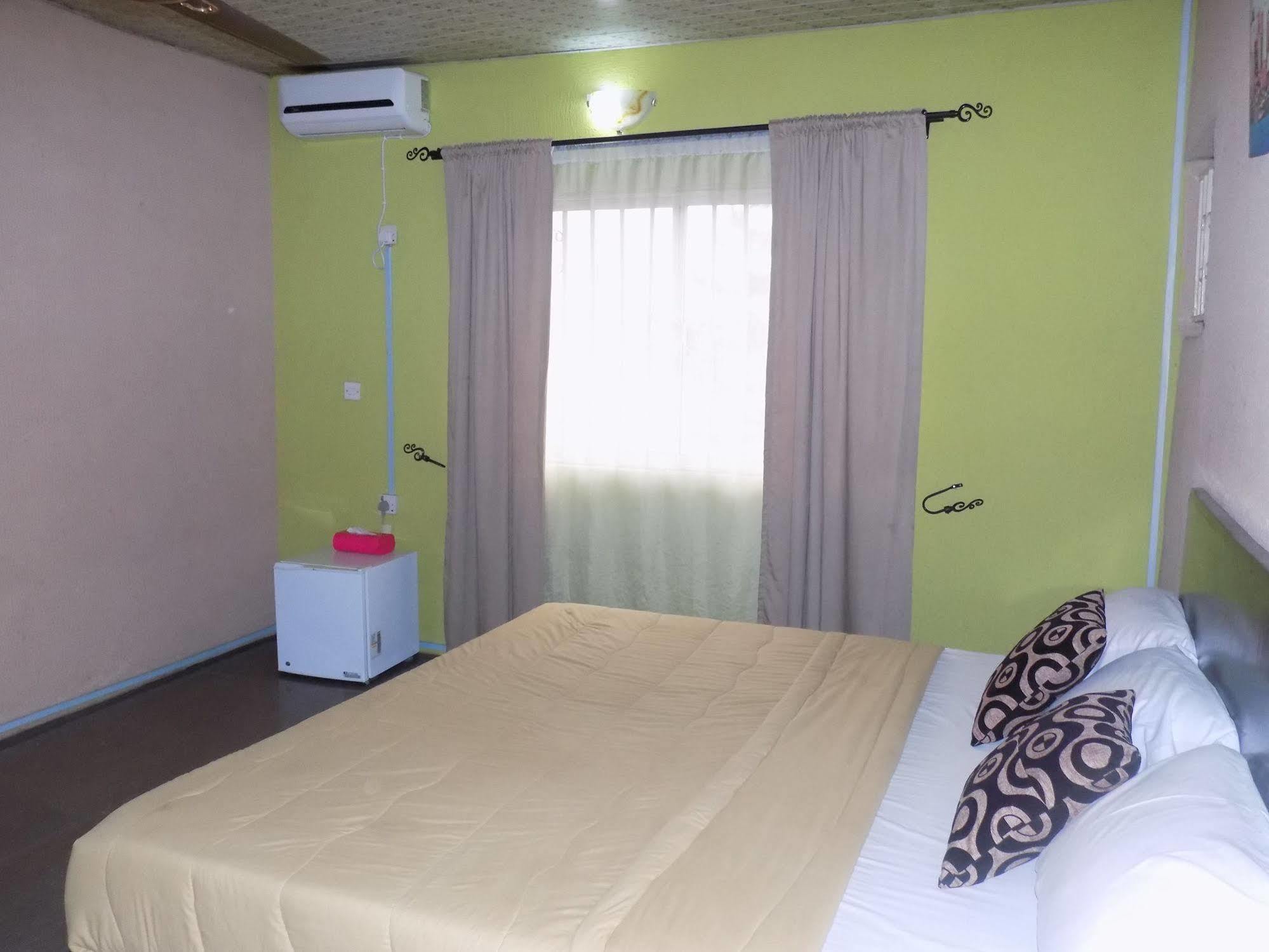 Posh Apartments And Hotel Ikeja Dış mekan fotoğraf