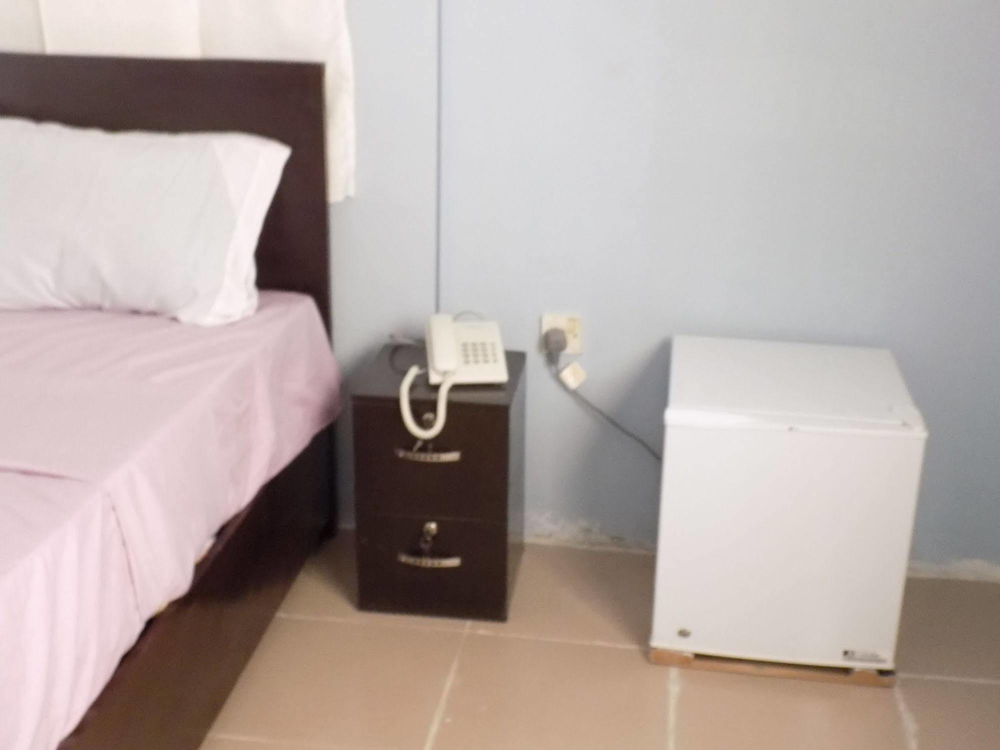 Posh Apartments And Hotel Ikeja Dış mekan fotoğraf