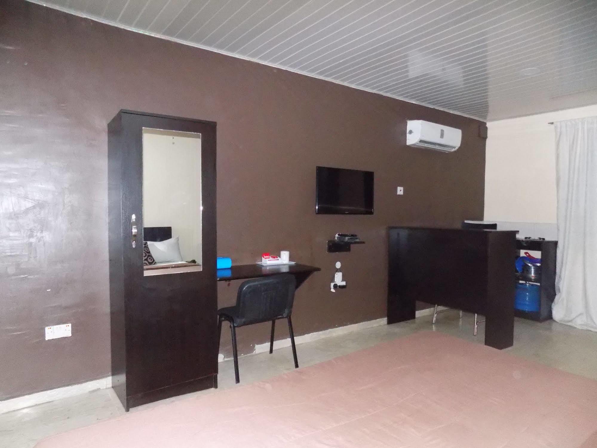 Posh Apartments And Hotel Ikeja Dış mekan fotoğraf